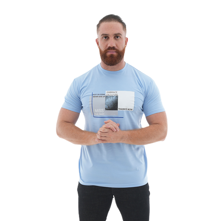 Camiseta Estampada - Embrace the Future