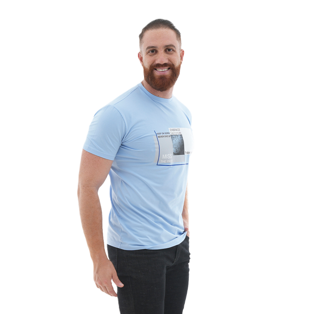 Camiseta Estampada - Embrace the Future